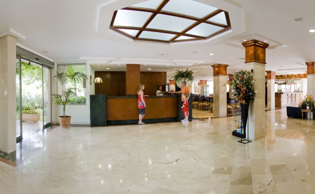 Ferrer Lime Isabel Aparthotel Cala Bona (Mallorca)